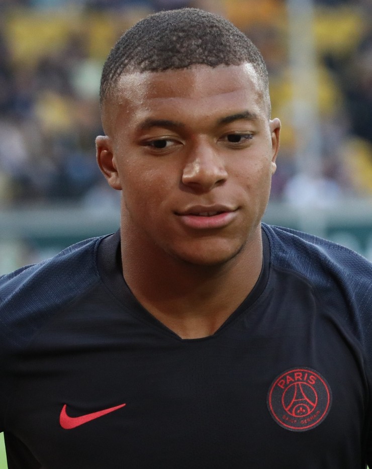 Kylian Mbappé com a camisola do Paris Saint-Germain